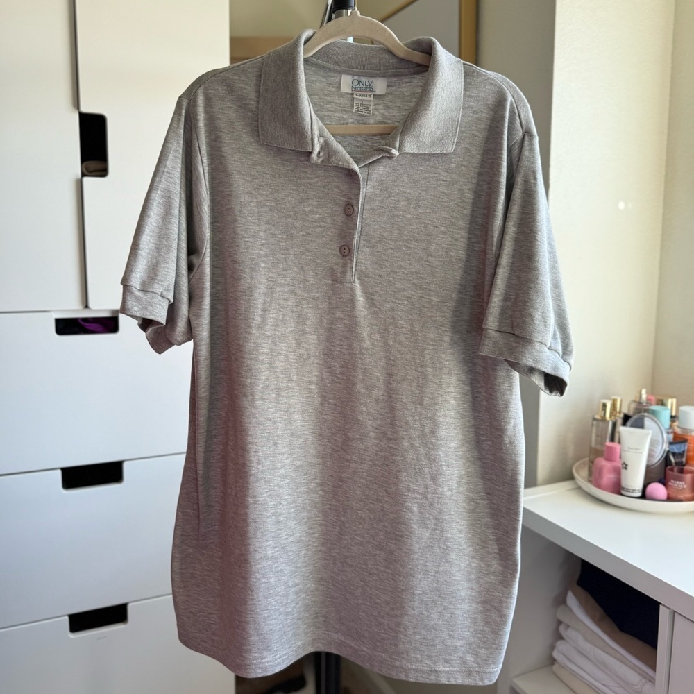 Only Necessities Women’s Plus Size Gray Polo Shirt Size Large 18/20